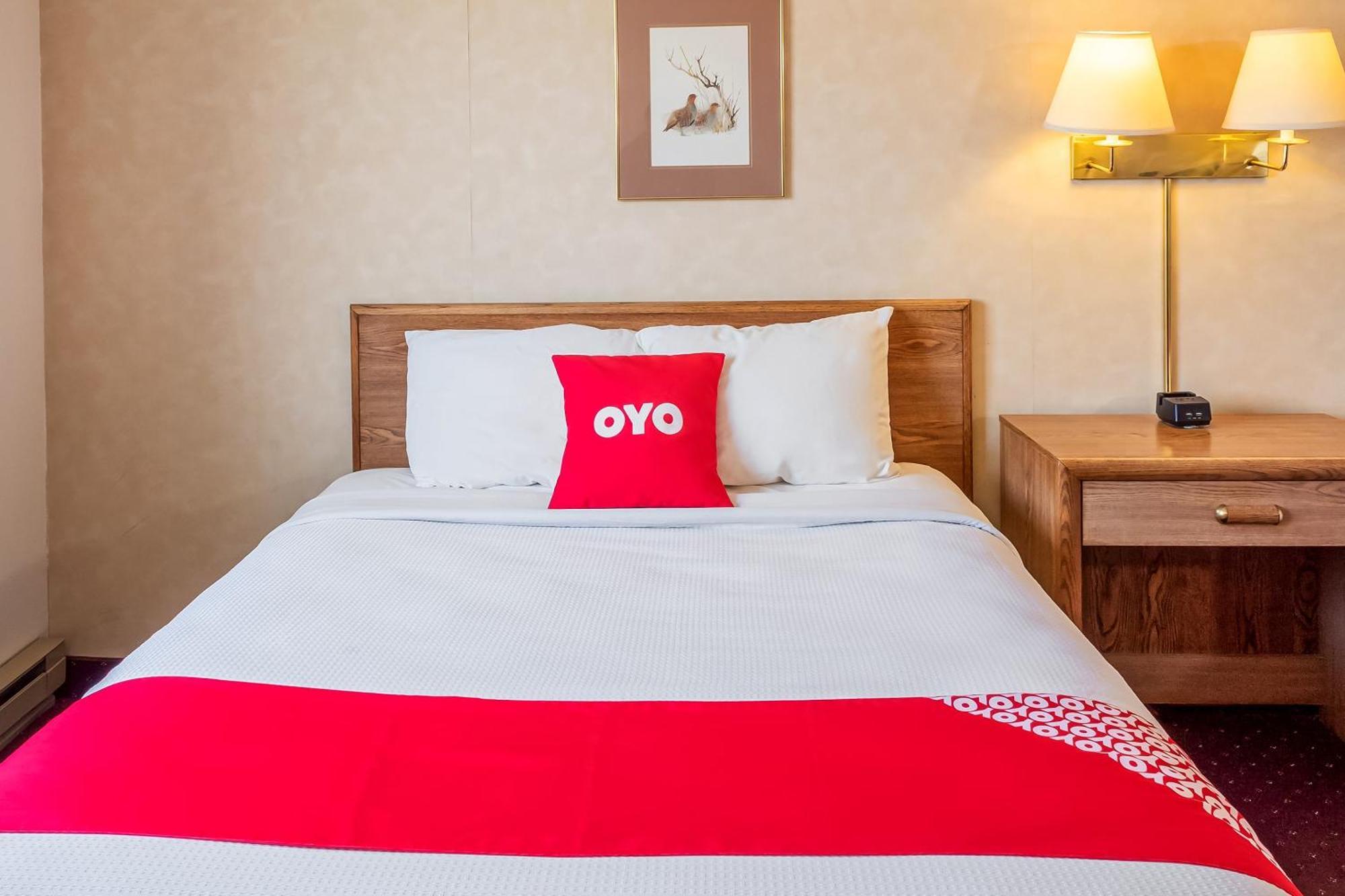 Oyo Hotel Shelby Mt Hwy 2 & I-15 Exteriér fotografie