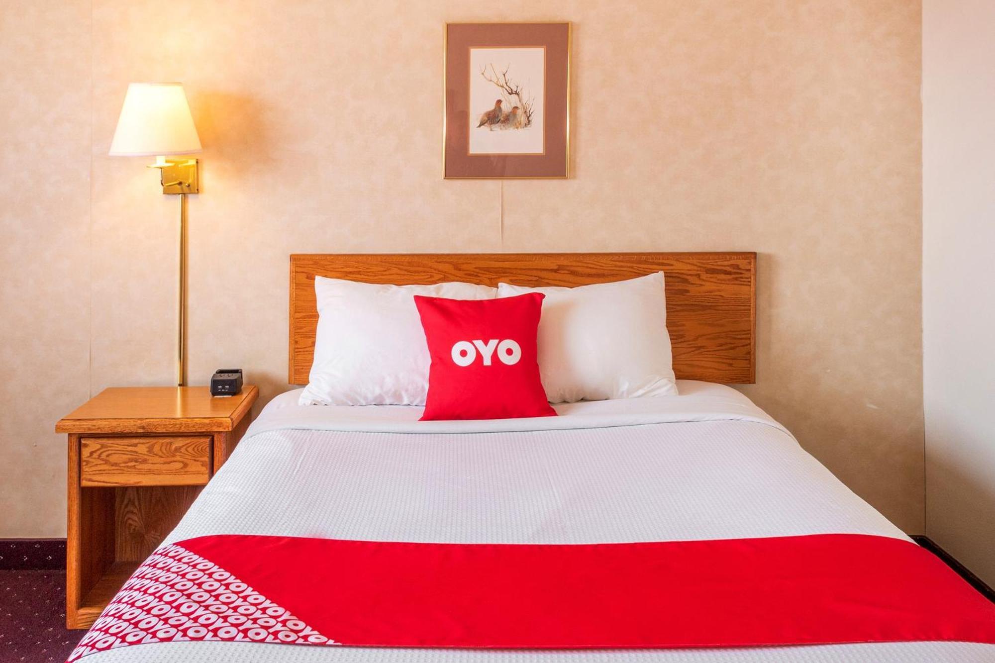Oyo Hotel Shelby Mt Hwy 2 & I-15 Exteriér fotografie