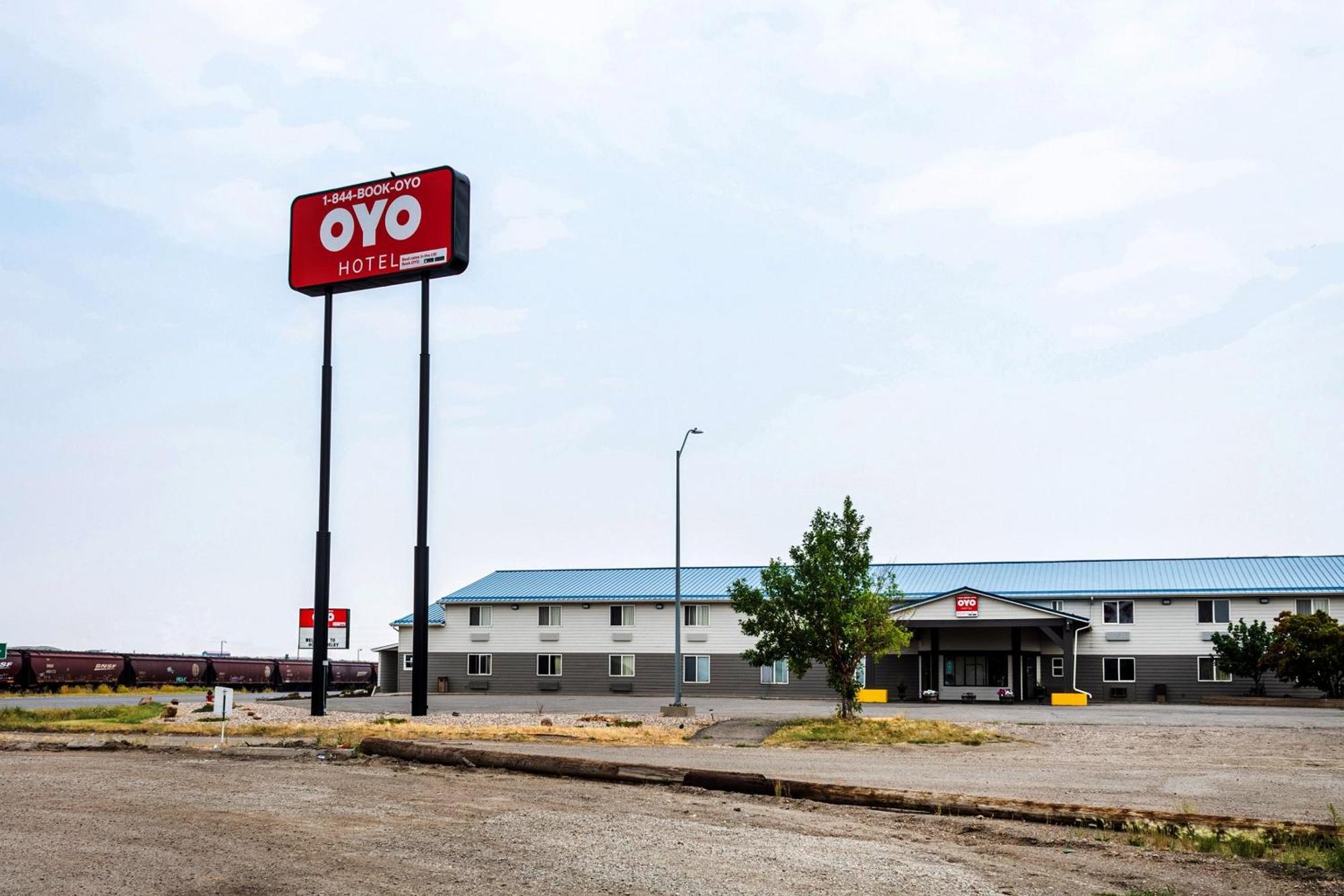 Oyo Hotel Shelby Mt Hwy 2 & I-15 Exteriér fotografie